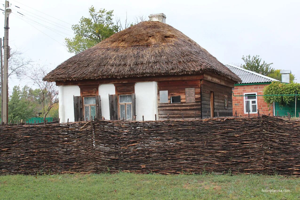 Курень казачий, станица Каргинская. Казачий курень Вешенская. Кубанский казачий курень. Старочеркасск курень.