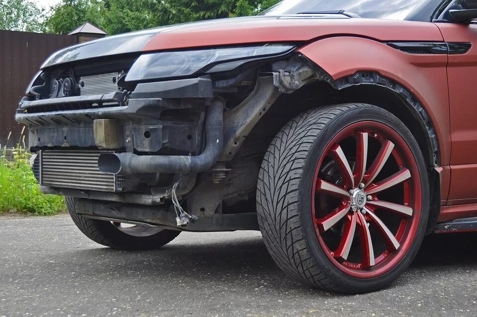 Снять бампер рендж ровер. Рендж ровер без бампера. range rover без бампер. рендж ровер спорт без бампера. передний бампер на рендж ровер эвок динамик.