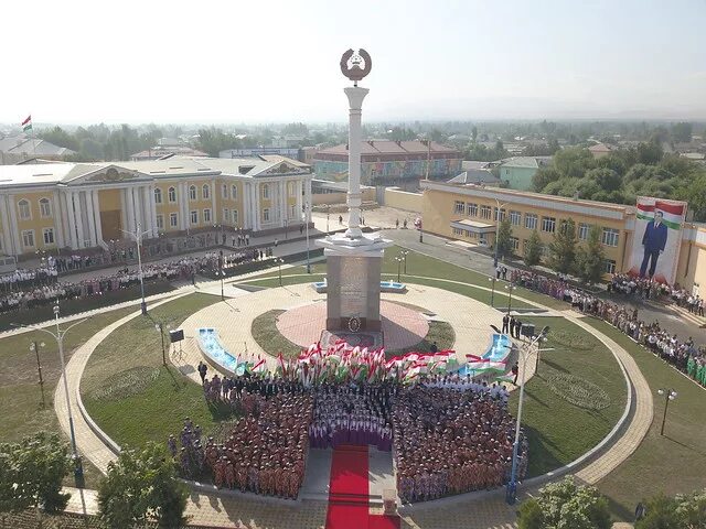 Президент ва ҷавонон. Стиль чоршанбе чоршанбиева. Душанбе 23. Президент ва ҷавонон. Душанбе 23.