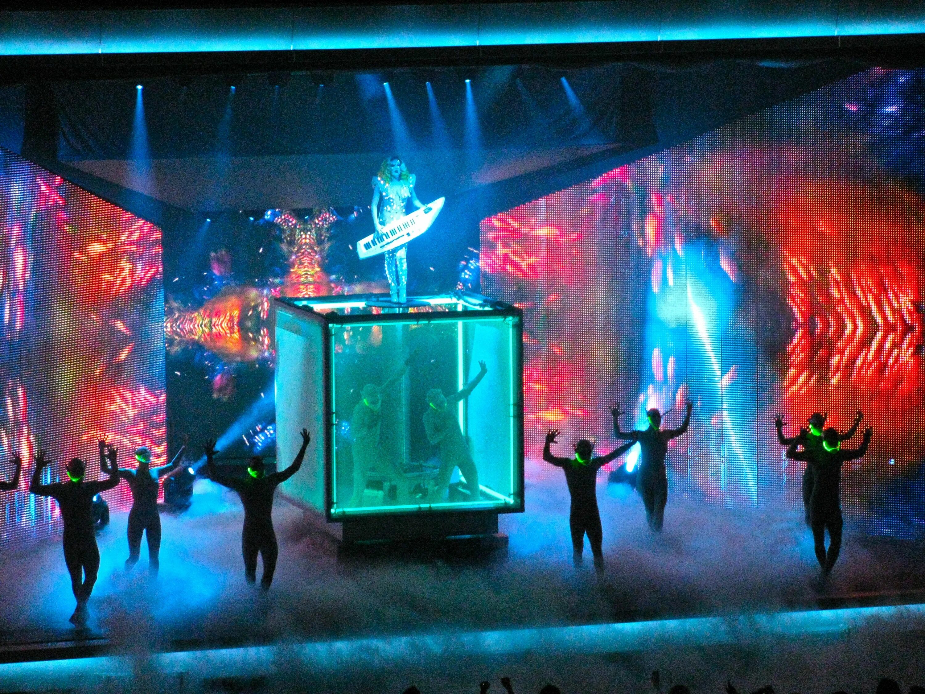 Stage 0. Lady gaga the monster ball tour stage. оригинальная концертная форма. monster ball 1.0.