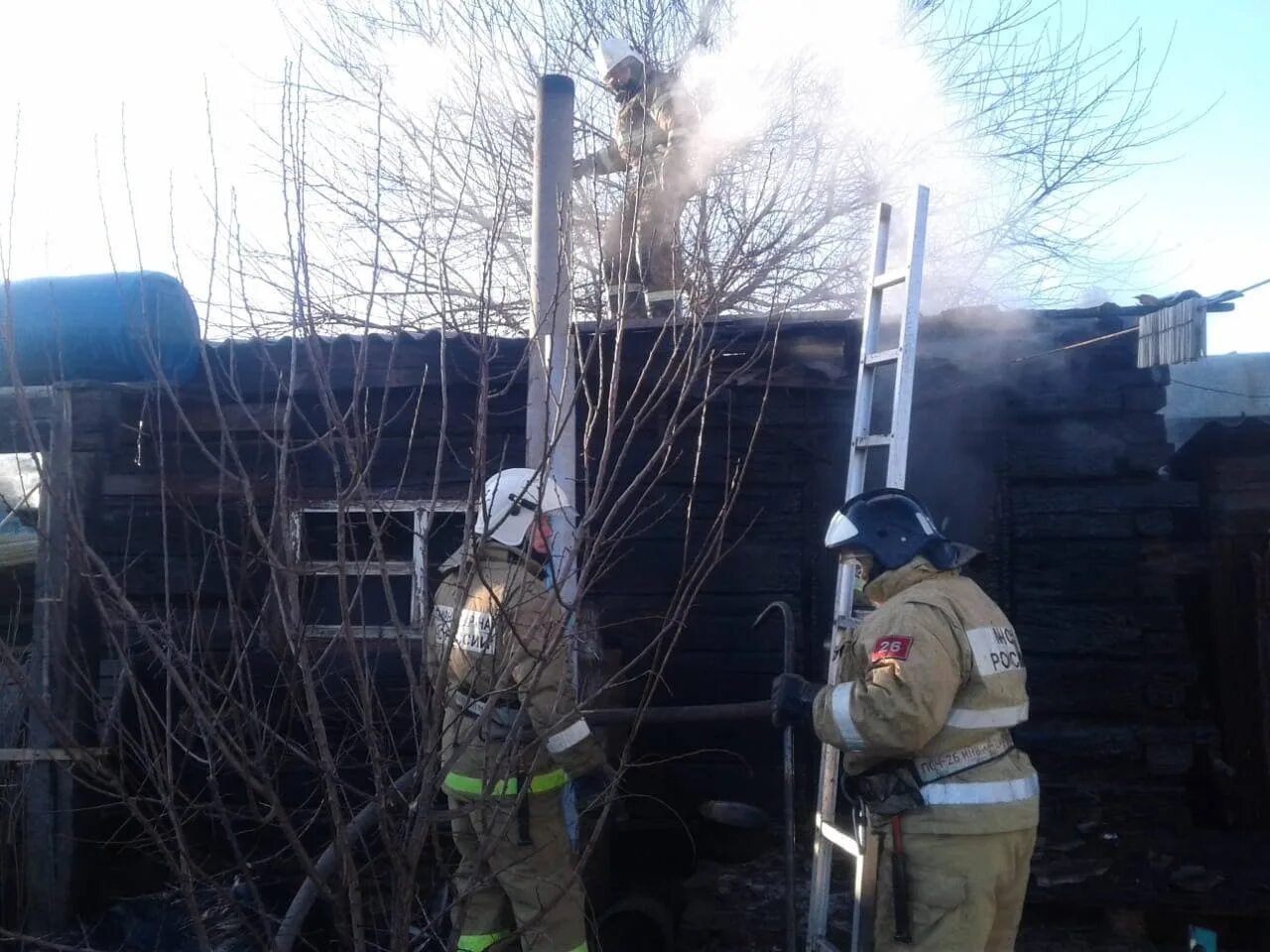 Пожар в отарах. В рассказово горел лес. Пожар в казани поселок константиновка. Дом ночью внутри без света. Пожар в казани вчера в приволжском районе.