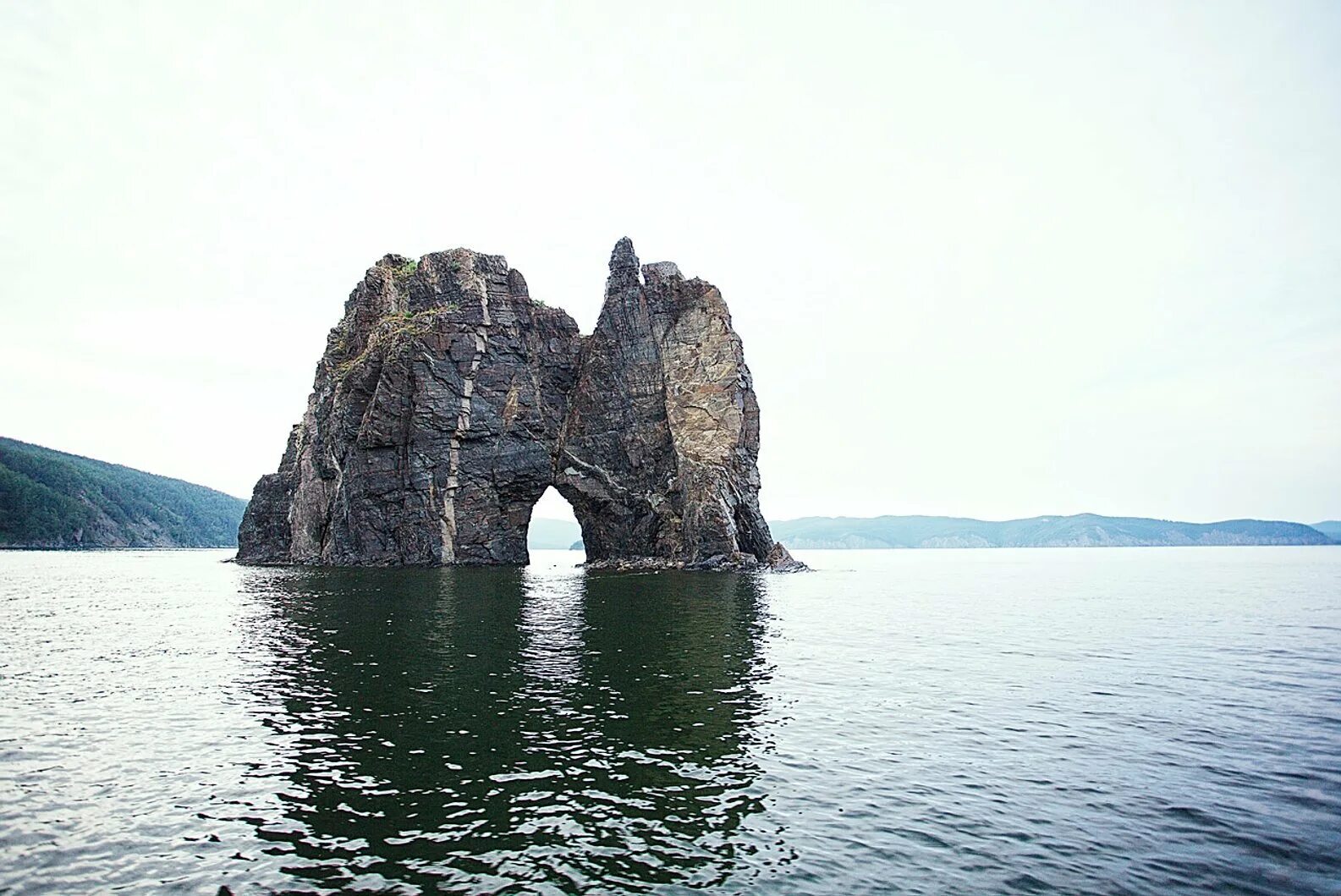 Шантарские острова хабаровский край. Архипелаг шантарские острова. Шантарские острова арка. Шантарские острова хабаровский край. Шантарские острова хабаровский край.