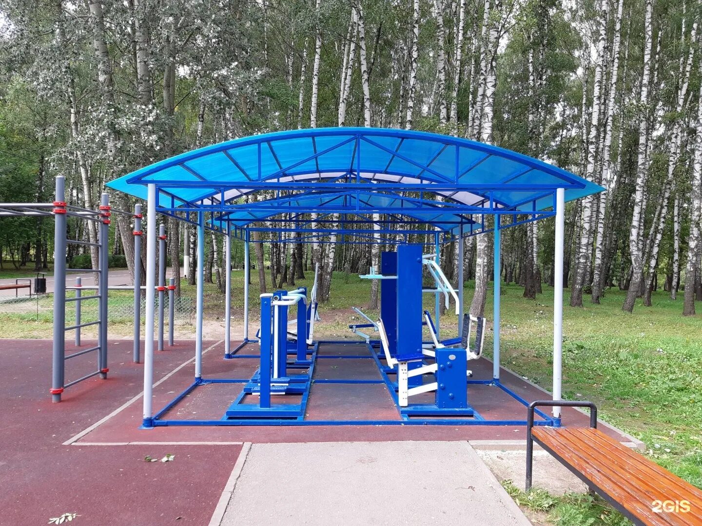 Тренажерная площадка. Для установки на открытом воздухе. Пергола с маркизой. Экран для проектора на улице. Полив огорода.