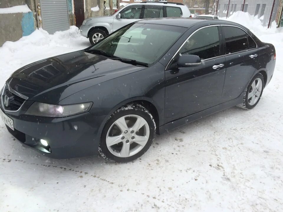 Бандит на хонде аккорд 200г года. Honda accord 8 3. Хонда аккорд 200. Honda accord 2011 2. Аккорд 200.