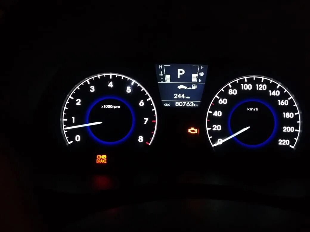 Hyundai solaris ошибка. P0011 hyundai solaris. приборка солярис 180 км. спидометр hyundai solaris. ошибка р0011 хендай солярис.