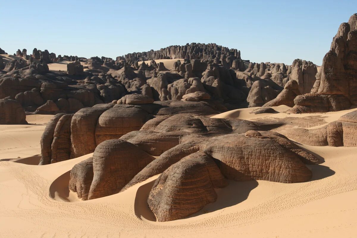нагорье ахаггар. национальный парк ахаггар. тибести сахара. горы ахаггар. плато ахаггар.