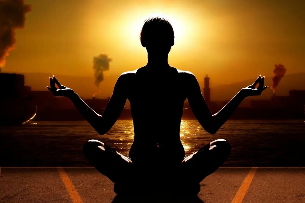 Удовольствие от страданий. Спокойствие и равновесие. Медитирующий человек. Медитация. Йога спокойствие.