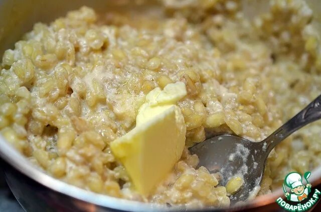Каша со светой соллар. Перловая каша сладкая. сладкая каша молочная перловая. каша со сладостями. каша перловая сладкая рецепт.
