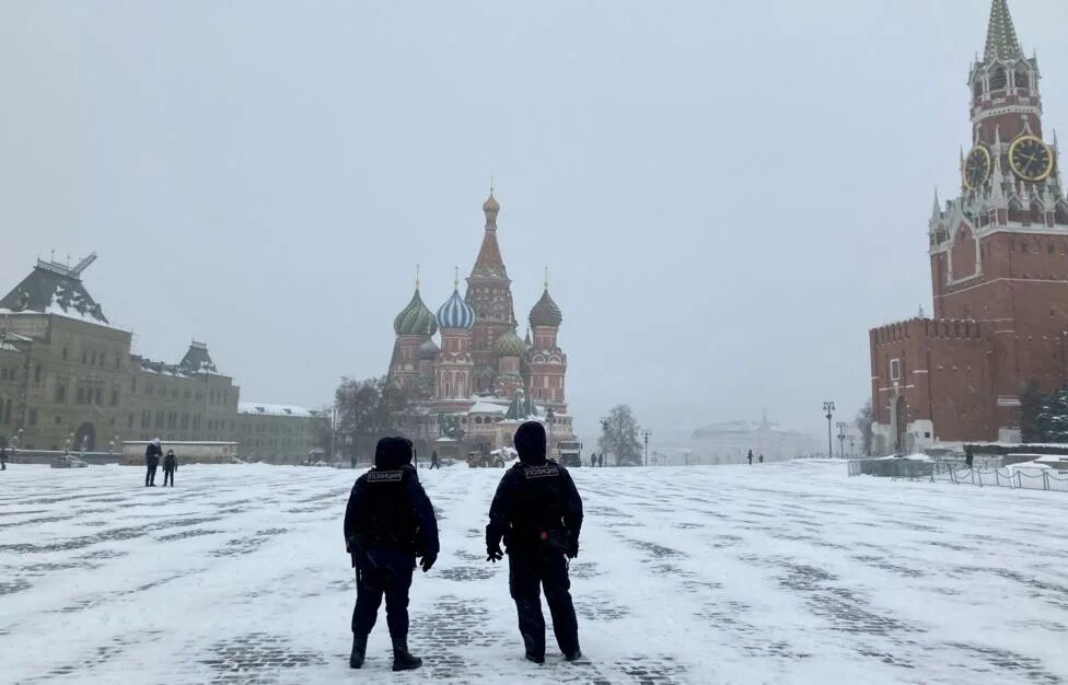 Будет ли в москве ветер. Снег в Москве. Метель в Москве. Москва в феврале. Москва сегодня.
