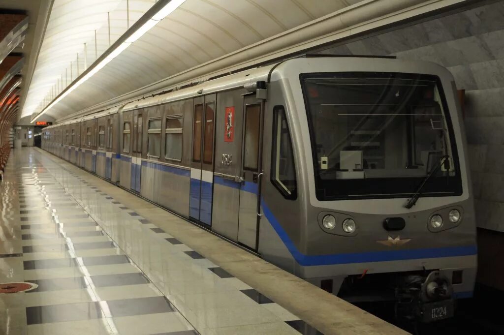 Серо метро. Русич вагон метро. поезд метро. поезд метро москва. поезда московского метрополитена.
