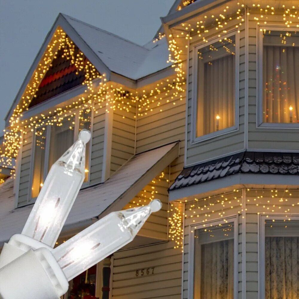 Украшение дома цена. Led Christmas Icicle Lights. Украшение фасада дома на новый год. Украшение фасада гирляндами. Новогоднее украшение дома снаружи.