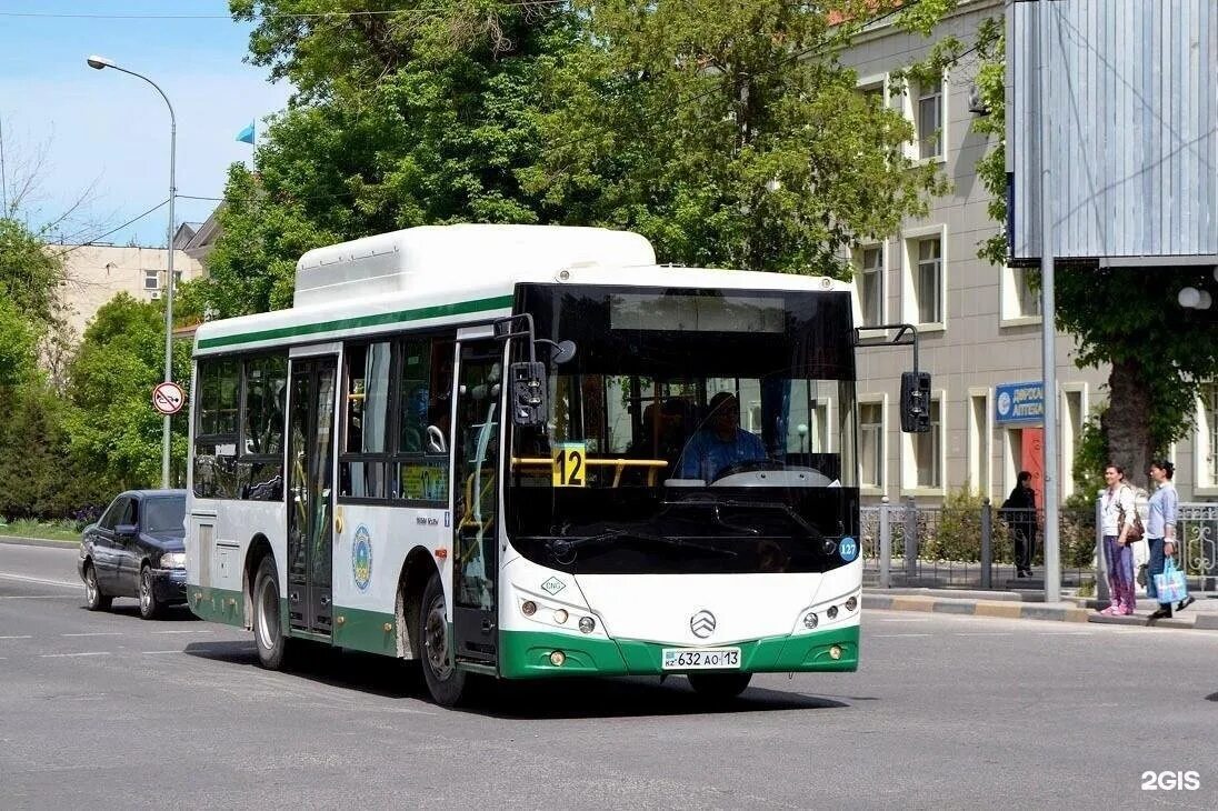 Первый автобус 12. Шымкент автобус. Автобус 12. SHIMKENTGA avtobus. Транспорт в Шымкенте.