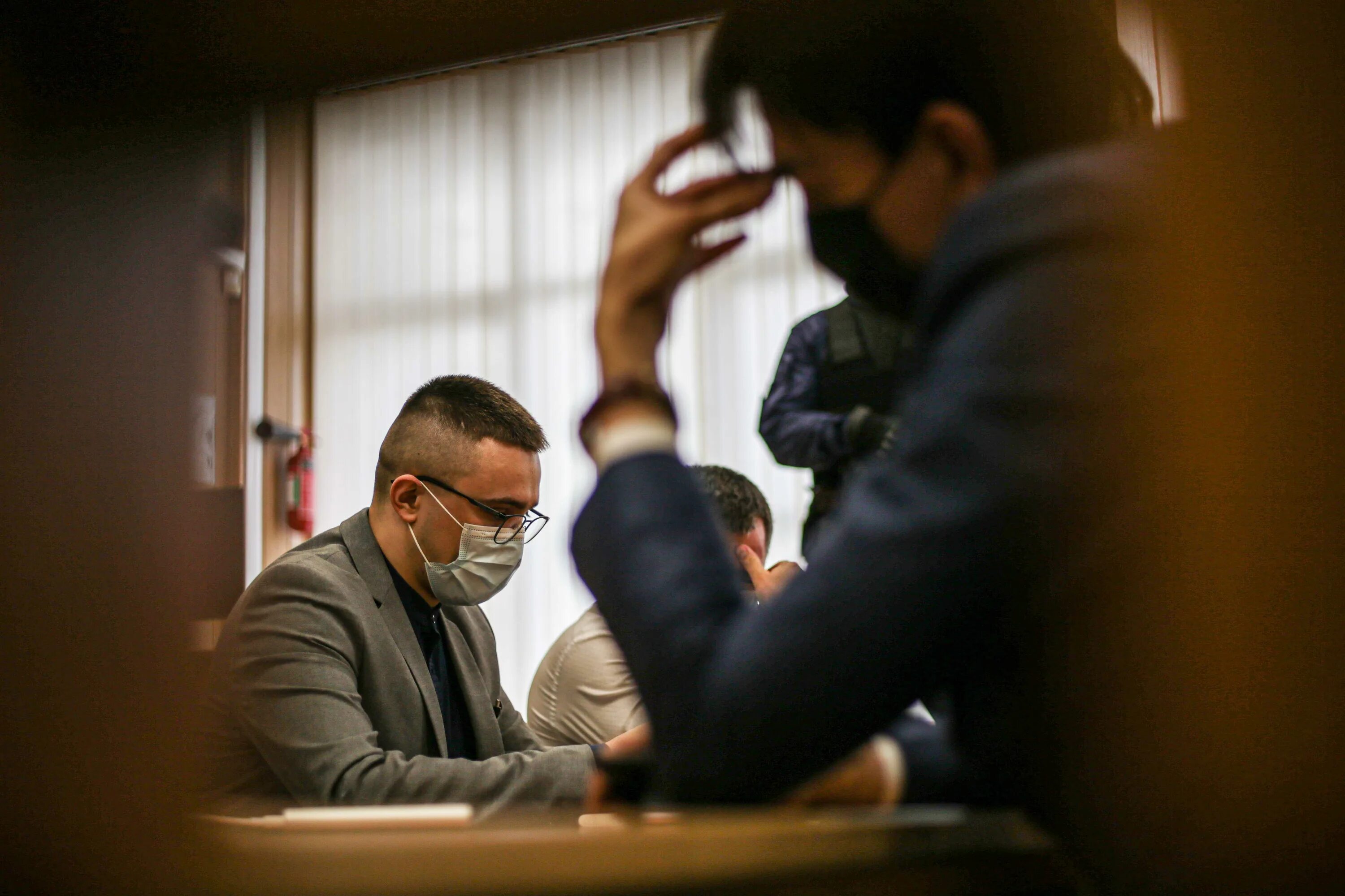 Депутат анистратов южно-сахалинск. Задержание подозреваемого. Анистратов александр сергеевич. Похищение депутатов. Батыр бекмурадов и шакро.