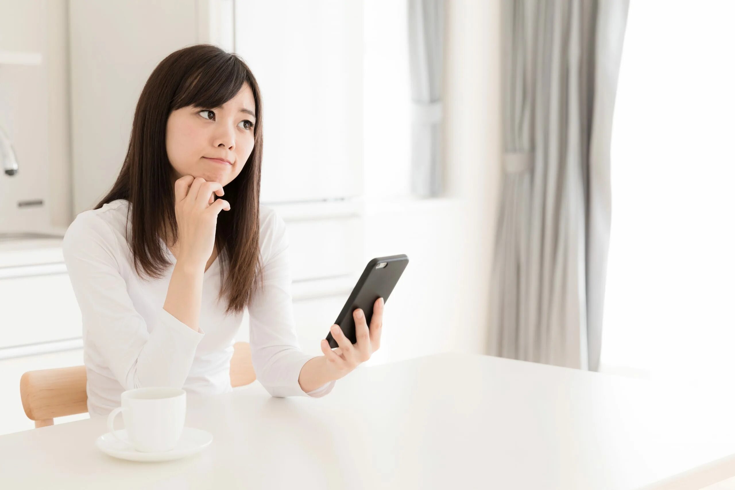 Think Phone. Asian woman Speaker -stock. Woman staring excitedly at Computer. Women staring directly at Camera PNG. Phone thinking 1