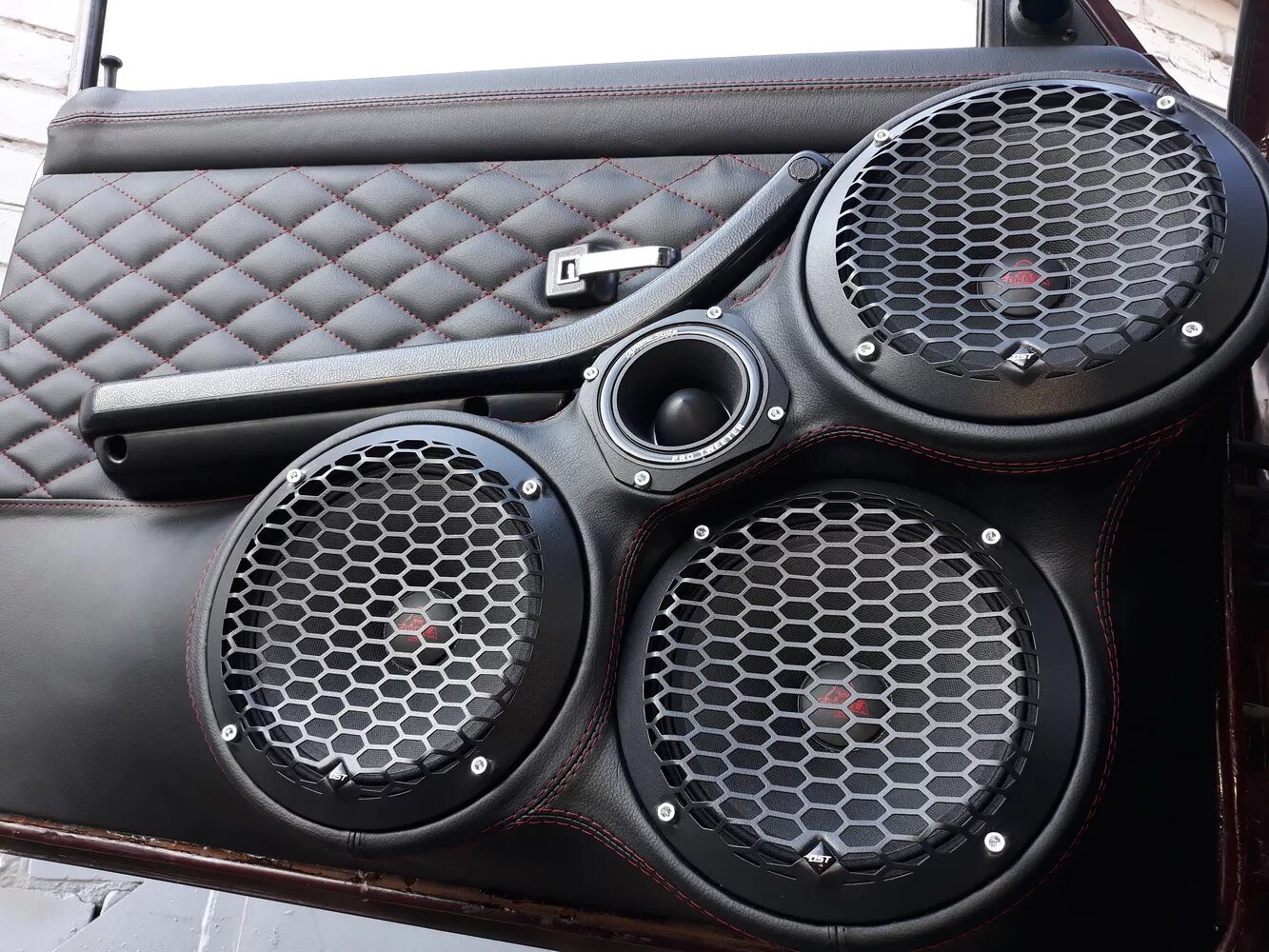 колонки дверные. приора 6 20 фронт. ваз 2112 автозвук фронт. мазда 3 черная с автозвуком. Grand vitara подиумы.