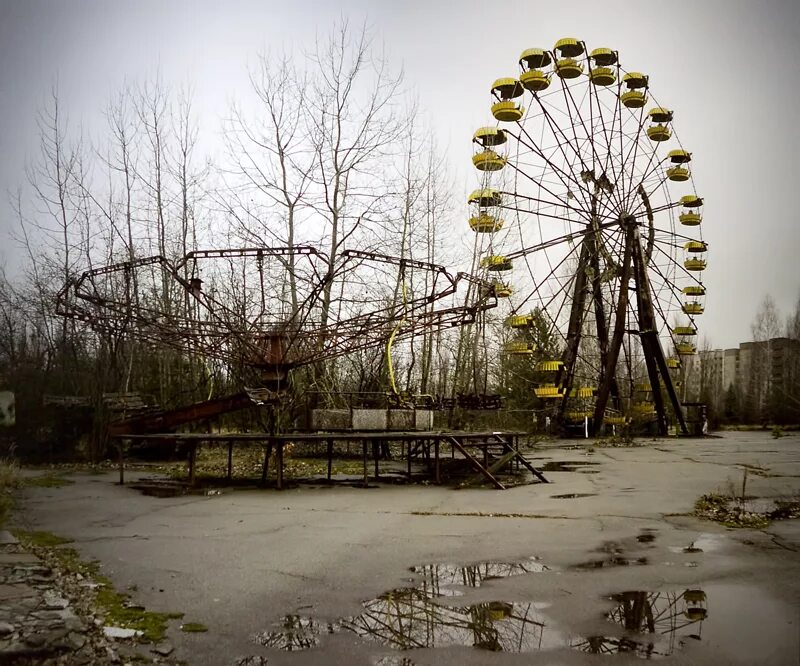 Город во франции припять. Зона отчуждения Чернобыльской АЭС. Чернобыль зона отчуждения 1986. Чернобыль зона отчуждения ЧАЭС. Чернобыль зона ЧАЭС.