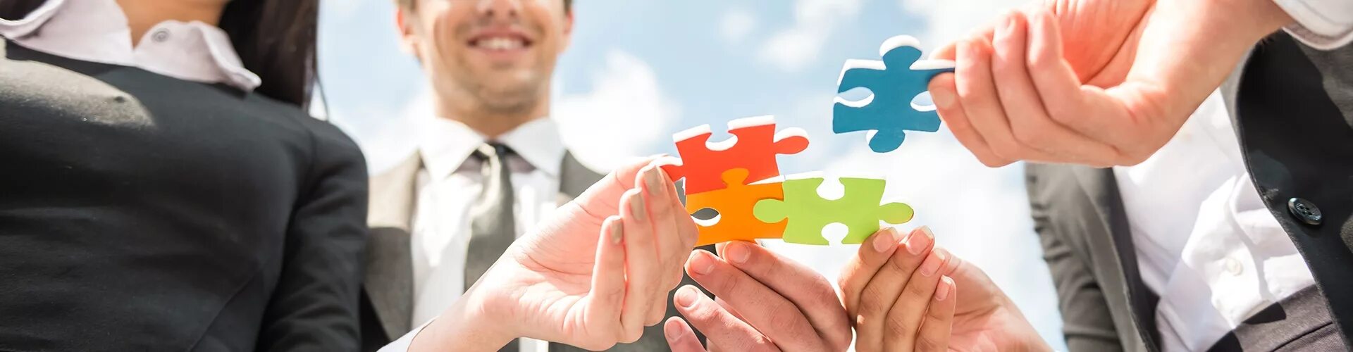 Инвестор и инвестиции. Инвестиции вложения. Коррупция. Инвестор с деньгами. Деньги инвестиции.