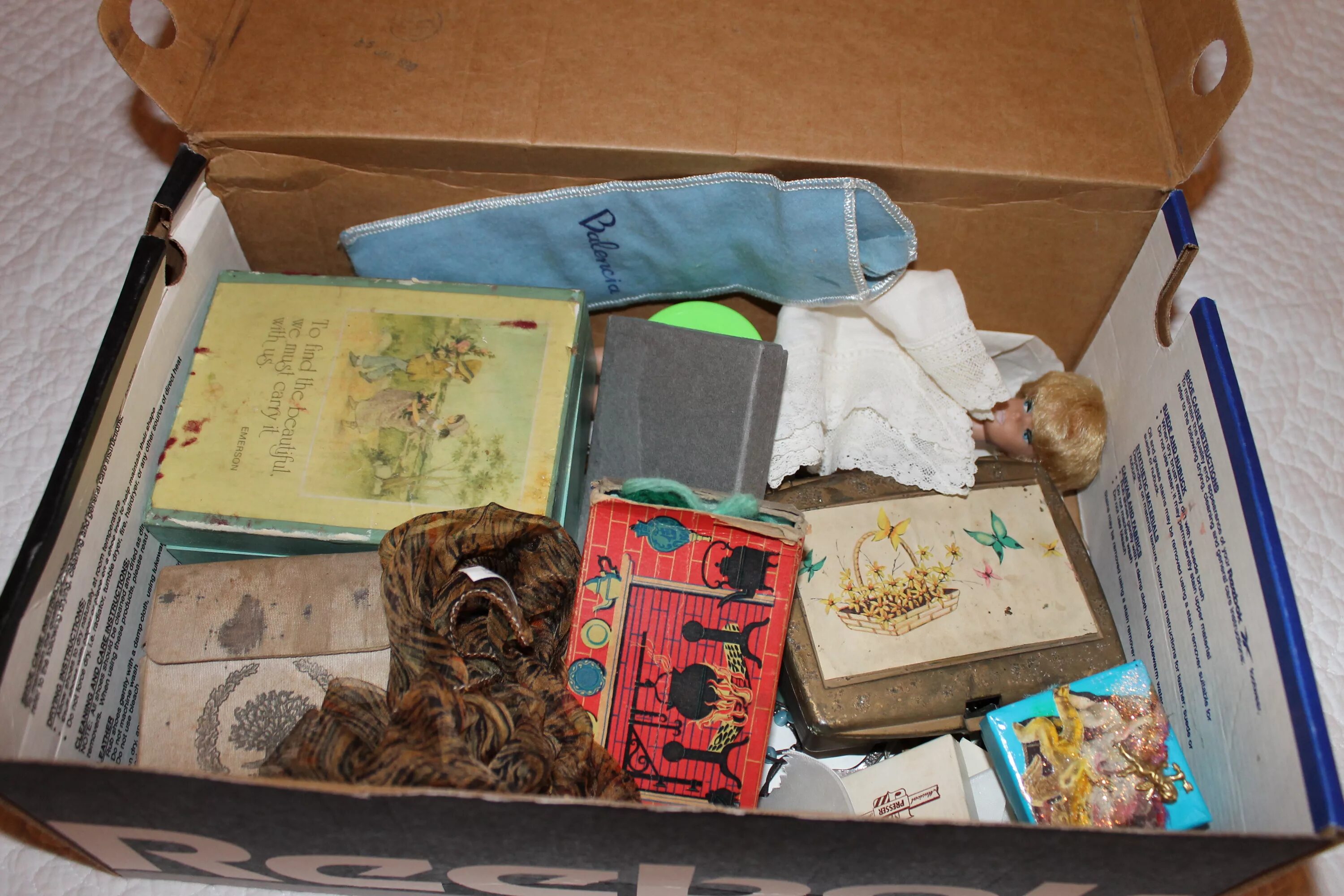 Бокс воспоминаний. Коробочка воспоминаний. Коробочка воспоминаний надпись. Ящик с воспоминаниями. Коробки воспоминаний.