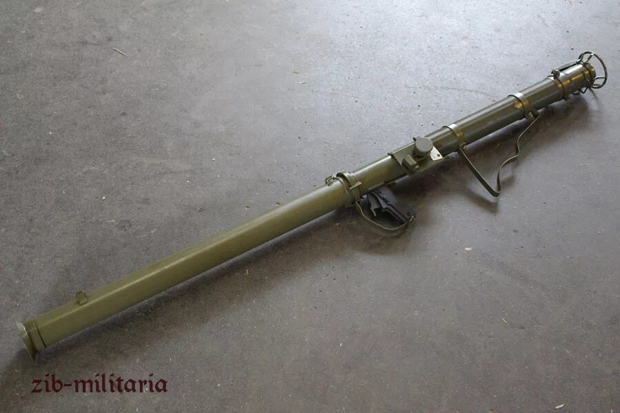 Bella bazooka. Базука м9. M 9 базука. Ракетница базука m202a1. Bazooka m1 Size.