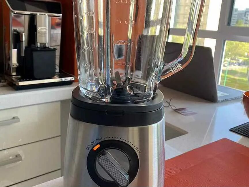 Авито блендер. Масар блендер авито. Блендер взбивалка для яиц. Стационарный блендер tefal коробка. Блендер с чашей en-267 energy.