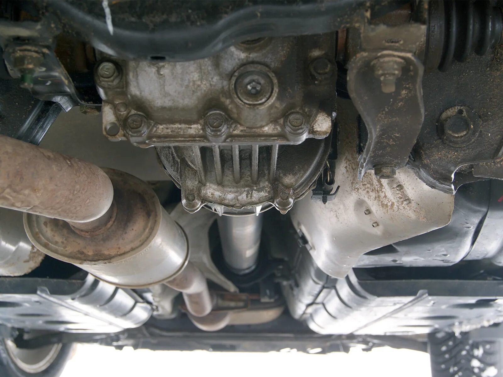 днище ниссан х трейл.