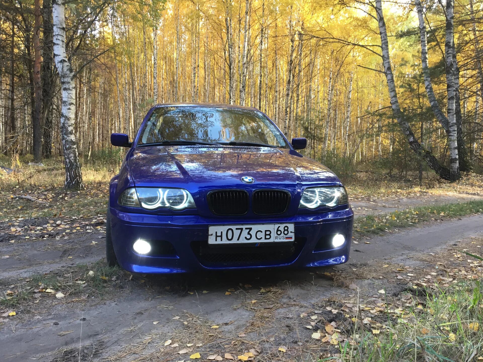 Ангельские глазки е46. БМВ 3 е46 ангельские глазки. BMW e46 дорестайл. BMW e46 Рестайлинг. Глазки БМВ е46.