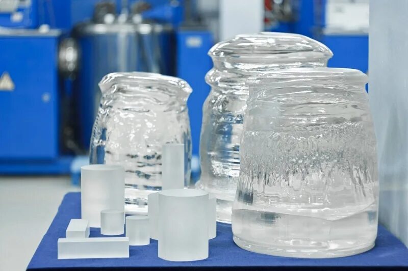 монокристалл 1300. монокристалл медного купороса. кристаллы медного купороса форма кристаллов. монокристалл сульфата меди. гроссуляр монокристалл.