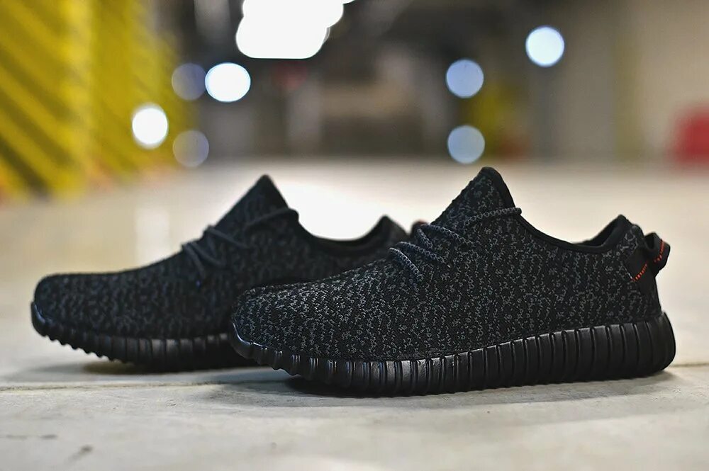 Yeezy купить оригинал. Кроссовки adidas Yeezy 350. Adidas Yeezy 350 Black. Адидас Yeezy Boost. Adidas Boost 350.