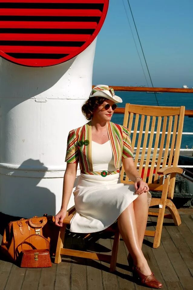 девушка на круизном лайнере.