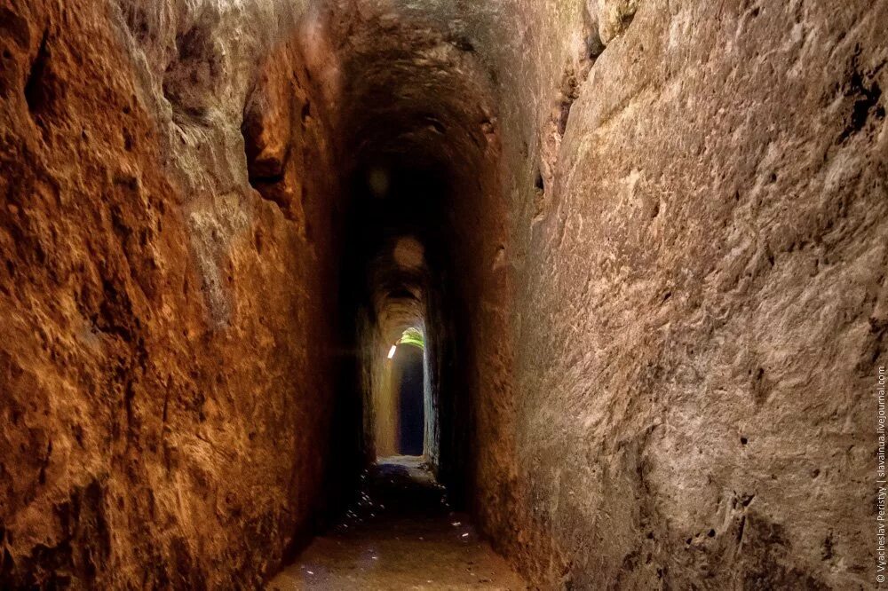 кельи монахов киево печерской лавры. киево-печерский монастырь пещеры. лавра печерские пещеры. богом зданные пещеры псково-печерского монастыря. лавра печерские пещеры.