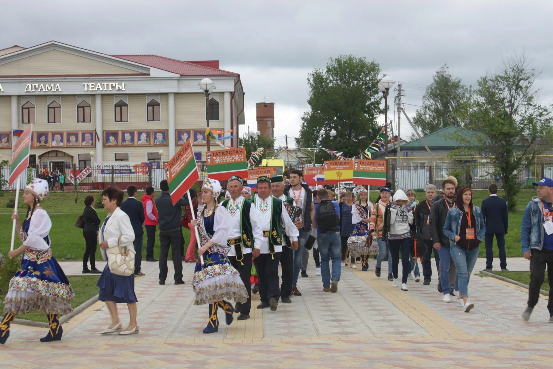 Буинск население. Театр Буинск. Татарстан Буа театр. Международный театральный фестиваль Буинск. Драмтеатр Буинск.