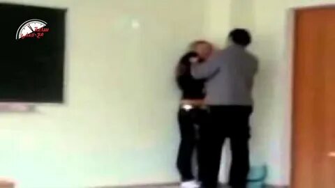 مدرس يہغہتہصب طالبه 6 مرات داخل مركز دروس خصوصيه والأم تكتشف الواقعه - YouTube