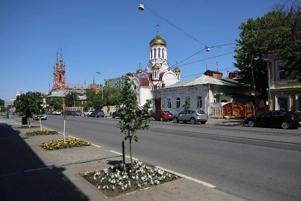 1 июня самара. Азаров на фоне Самары фото. Где живет Азаров в Самаре. Где живёт Азаров в Самаре как выглядят дом.