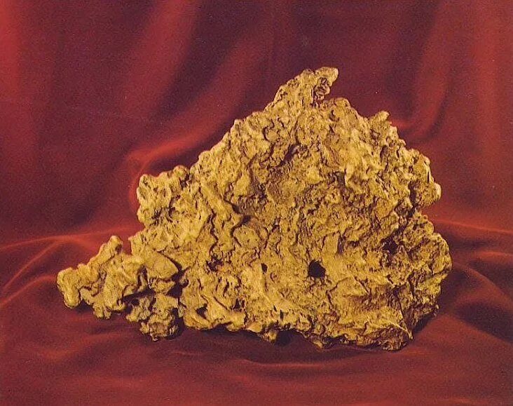 как в забайкалье называли самородок. самородное золото дальнего востока. месторождение золота. самородок ирендыкский медведь. самородное золото минерал.