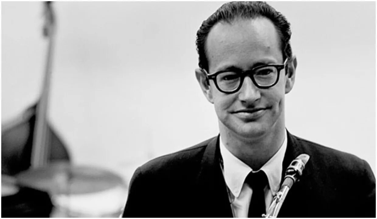 Paul desmond. Пол Дезмонд саксофонист. Фрэнк Саймон. Пол Дезмонд американский композитор.