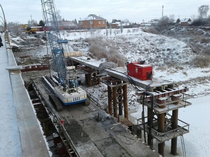 Ремонтировать Ленинградский мост ежедневно выходят до 40 человек - KP.RU