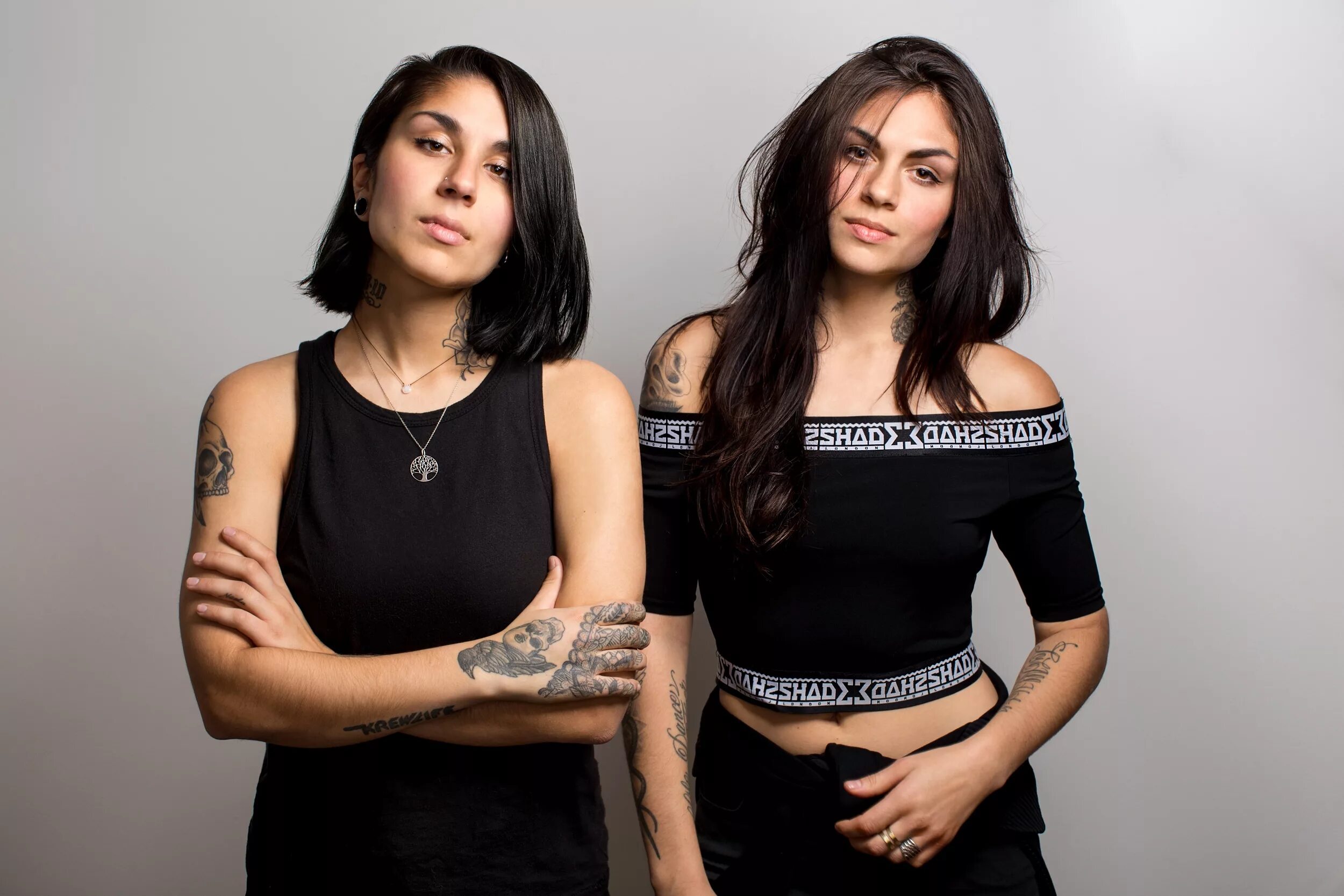 Песня на телефон сестра. Группа Krewella. Krewella 2022. Krewella Возраст. Krewella Alive.