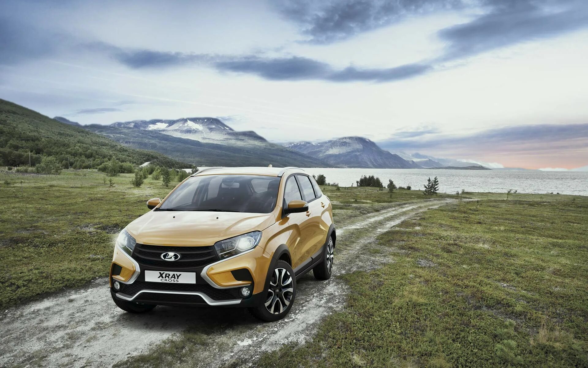 автомобильный бокс марки LUX TAVR 175 - Lada XRAY Cross, 1,8 л, 2021 года аксесс