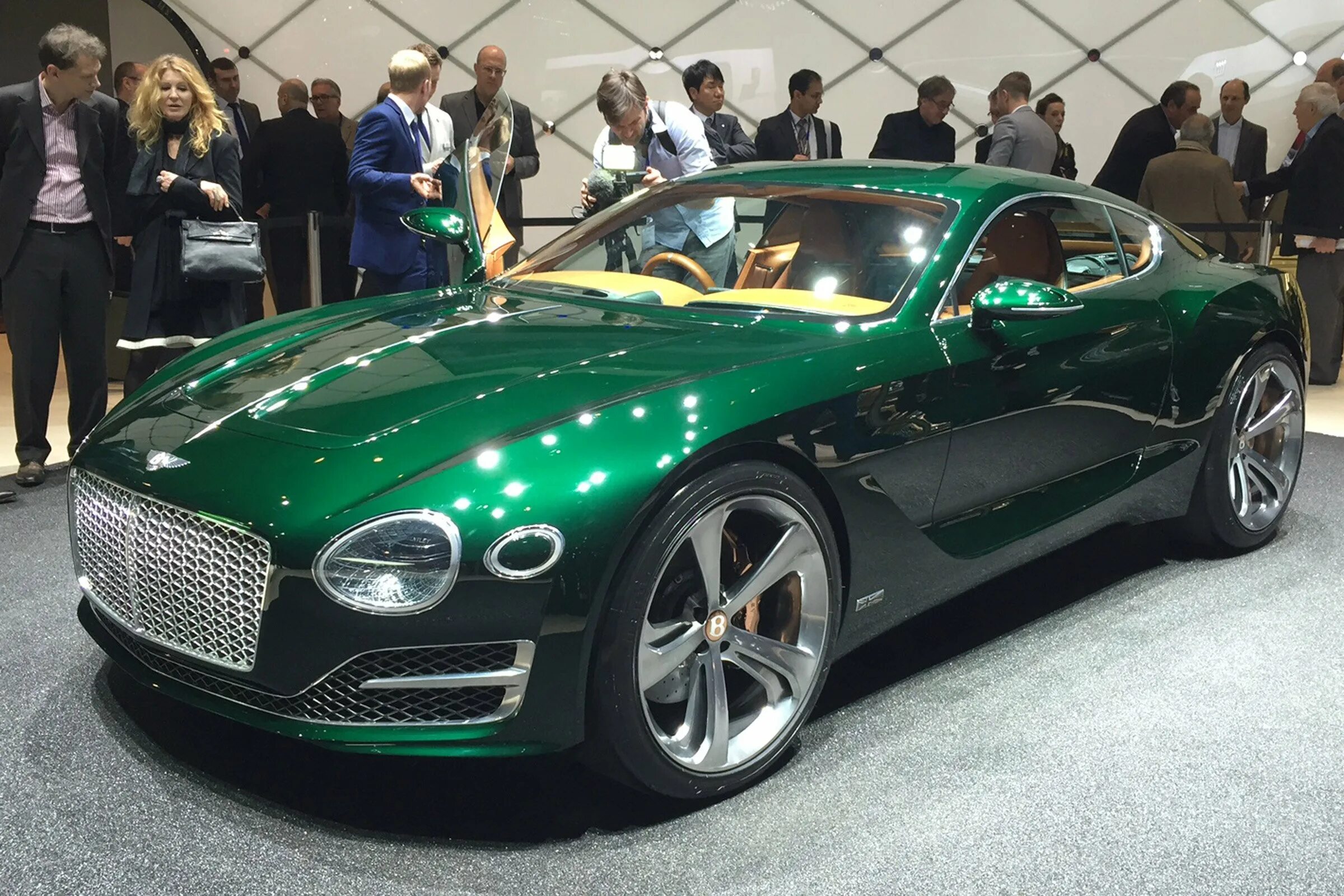 Bentley Exp 10. Bentley Exp 100. Bentley Exp 10 Speed 6 Concept. Бентли ГТ Континенталь темно зеленый.