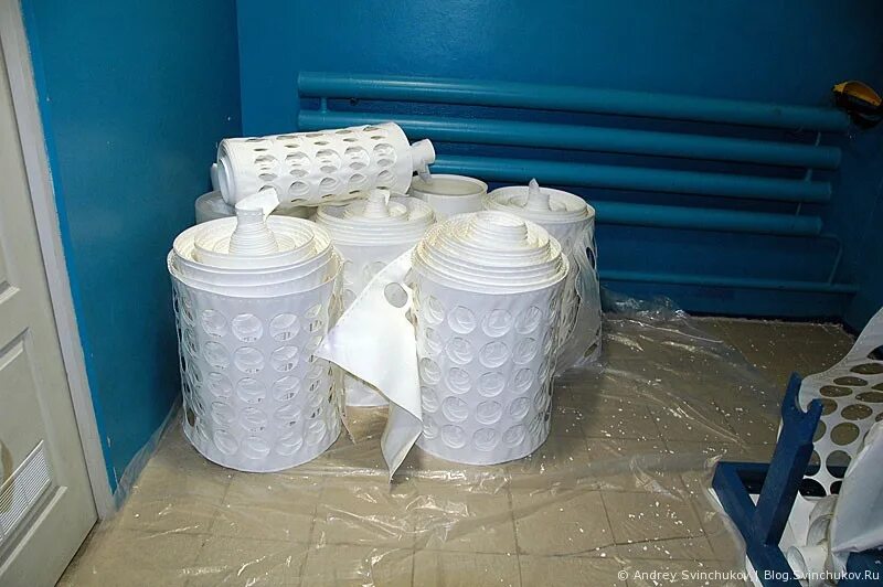 станок для производства одноразовых стаканов. стакан одноразовый 10 шт. станок по производству одноразовой посуды.