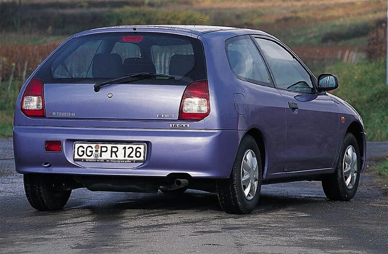 Mitsubishi colt 1.3. Митсубиси Кольт 1.3 2003. Митсубиси Кольт 1996 1.3. Митсубиси Кольт 1996. Мицубиси Кольт 5.