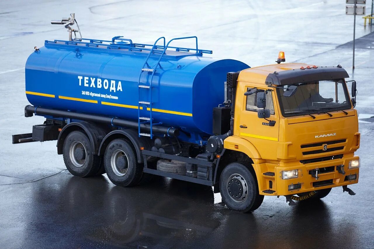 Авито цистерна. Камаз 6520 автоцистерна. камаз 6520 бензовоз. камаз 6520 цистерна. камаз 565869 цистерна.
