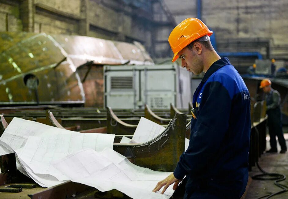 Горный инженер геолог. Шахта. Шахтер проходчик. Шахтер профессия. Мастер взрывник в шахте.