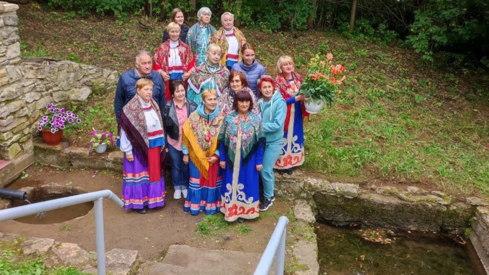 Родник традиций. Родники фото. Праздник родника. Родник Ивушка в Пушкино. Родники набережных челнов