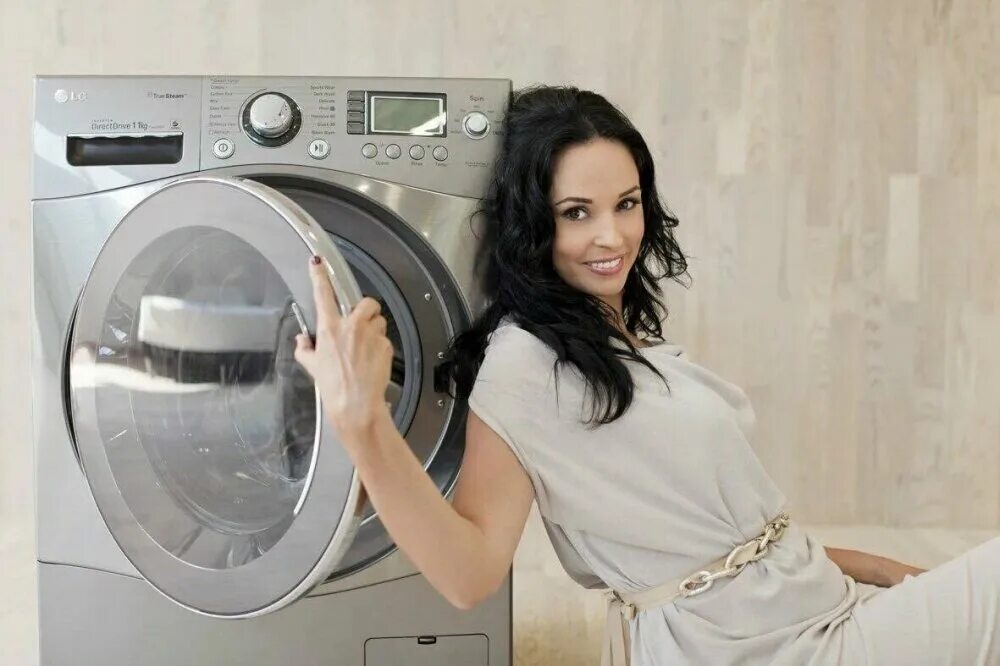 Стиральная машина. Девушка в стиральной машинке. Красивая стиральная машинка.