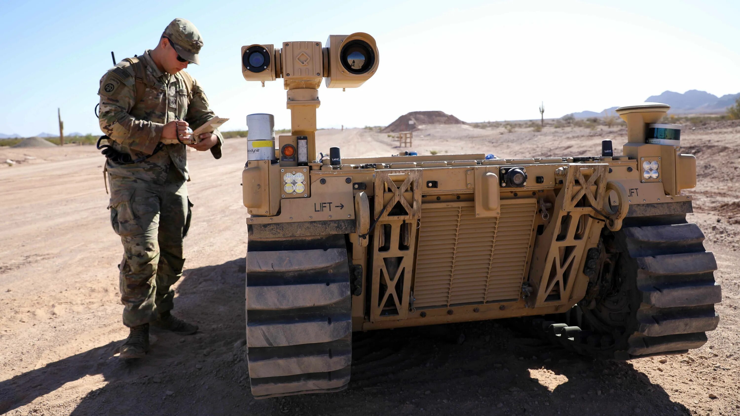 Futures command. Army futures command. выставка defense vehicle dynamics 2025. unmanned ground vehicle.