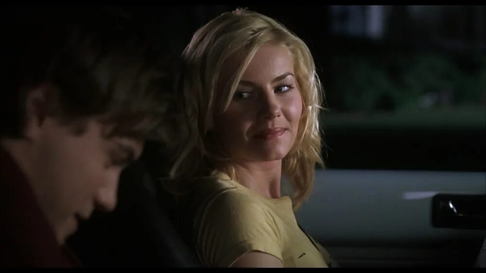 Элиша катберт 2004 фото. Соседка 2004 мэттью. Перед соседка. Соблазнительная соседка. Соседка с фигурой.