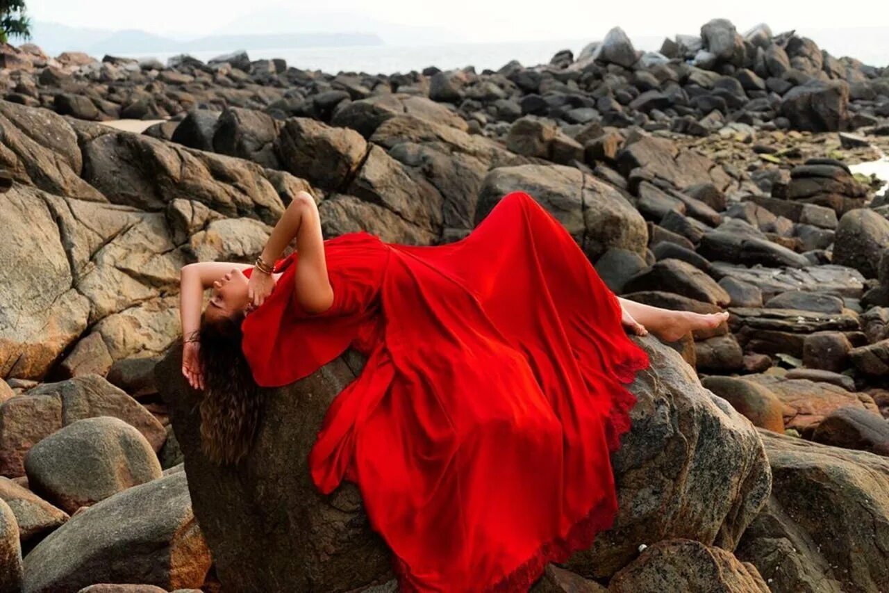 Ольга бузова вот она я. Ольга бузова жара 2021. Бузова хоть на день позови. Предложение ольге бузовой. Бузова хоть на день позови.