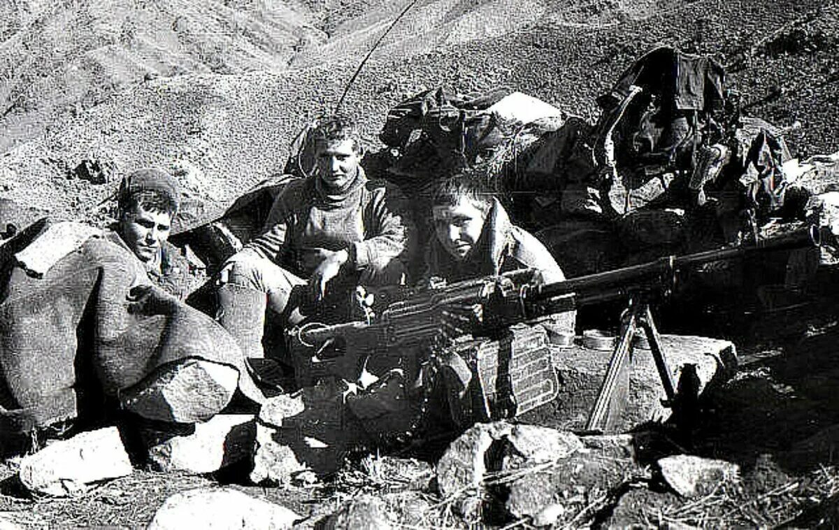 Афган минусовка. Афганская война (1979-1989). солдаты афганистана 1979-1989. афганская война 1989. война в афганистане 1979.