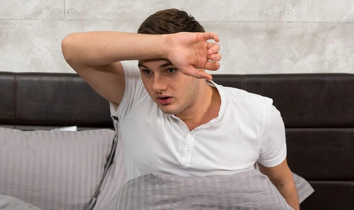 Почему мужчина ночью сильно потеет